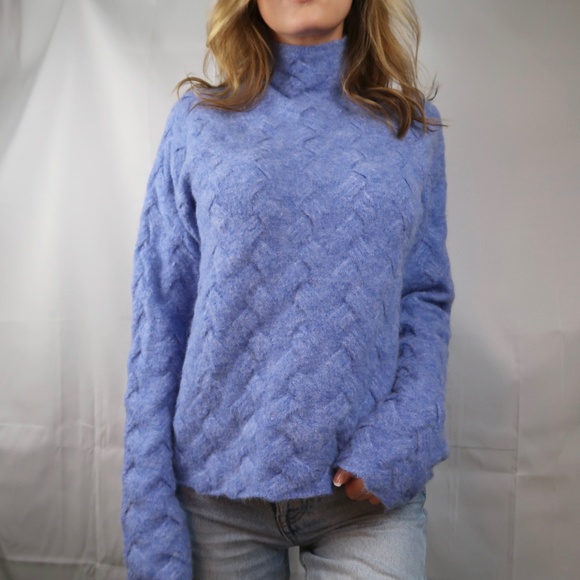 Aritzia Wilfred Free Mical Sweater - Picture 1 of 6